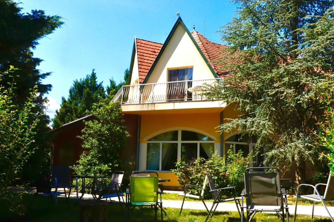 Wagner Panzio Hotel Черсектомай Екстериор снимка