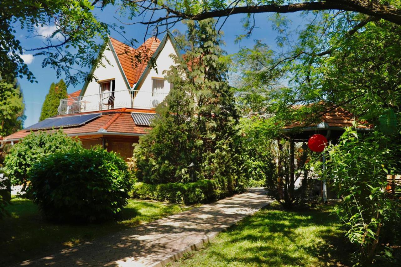 Wagner Panzio Hotel Черсектомай Екстериор снимка