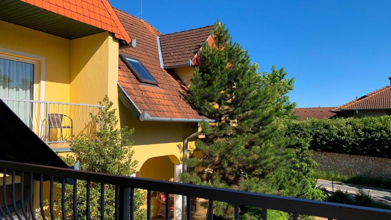 Wagner Panzio Hotel Черсектомай Екстериор снимка