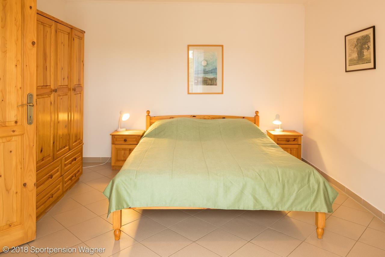 Wagner Panzio Hotel Черсектомай Екстериор снимка