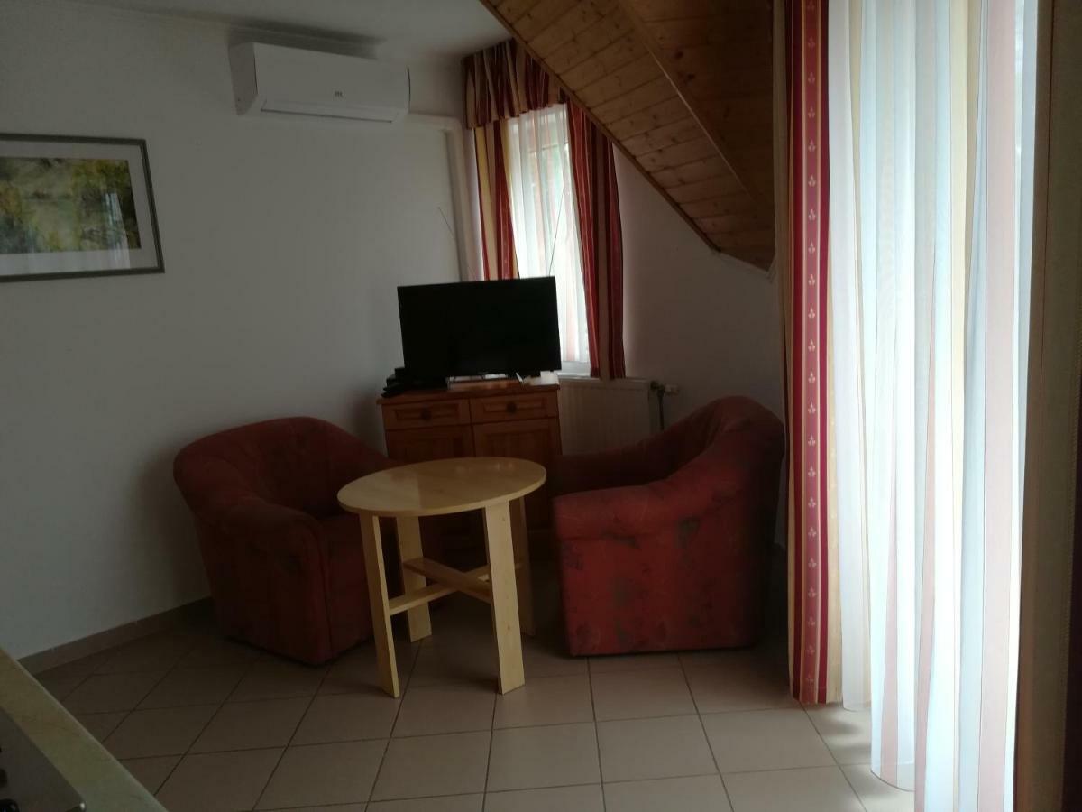 Wagner Panzio Hotel Черсектомай Екстериор снимка