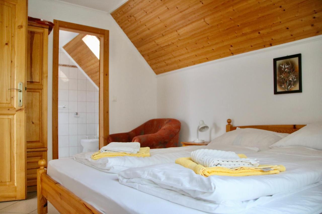 Wagner Panzio Hotel Черсектомай Екстериор снимка